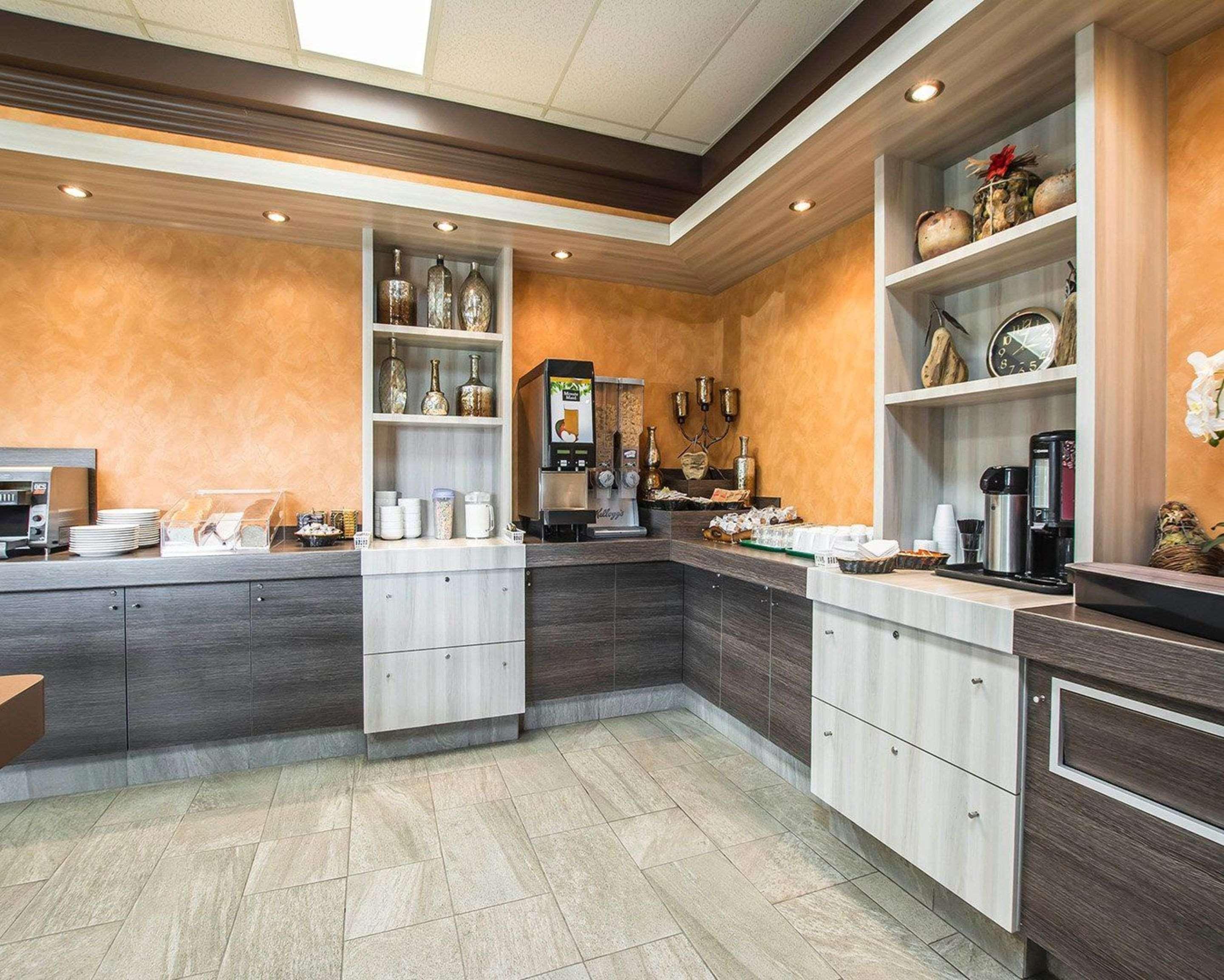 فندق إيكونو لودج مونتماغني المظهر الخارجي الصورة